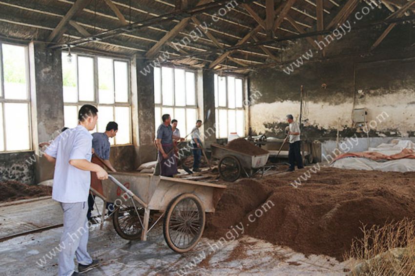 点击查看详细信息<br>标题：酿酒车间 阅读次数：1765